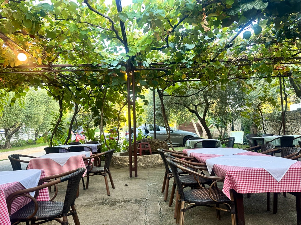 Lovac restaurant